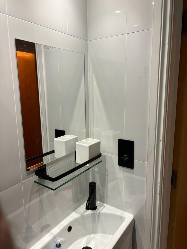Studio Flat In The Heart Of St. Johns Wood London Exterior photo